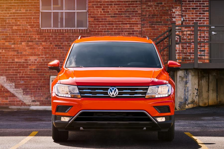  Volkswagen Tiguan S 2017 года  (NA) (фото 6 из 20)